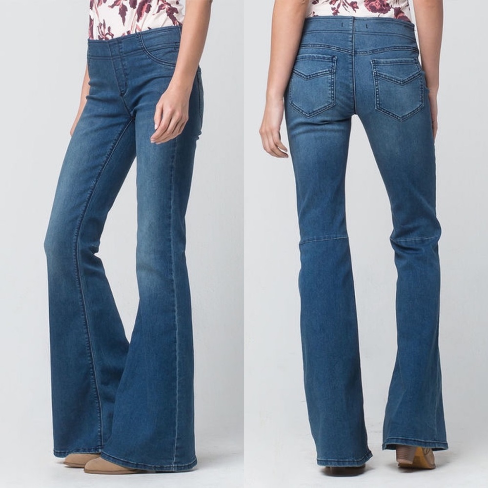 Free People l Pull On Kick Flare Jeans